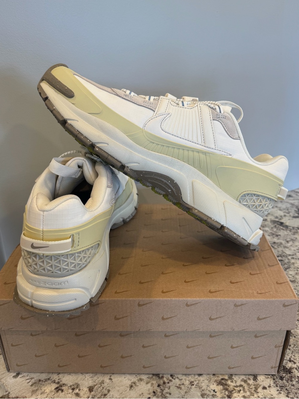 Nike Vomero Roam - Picture 2 of 5